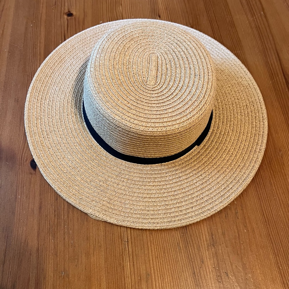 NWT Raffia summer hat. Tan. Size OS